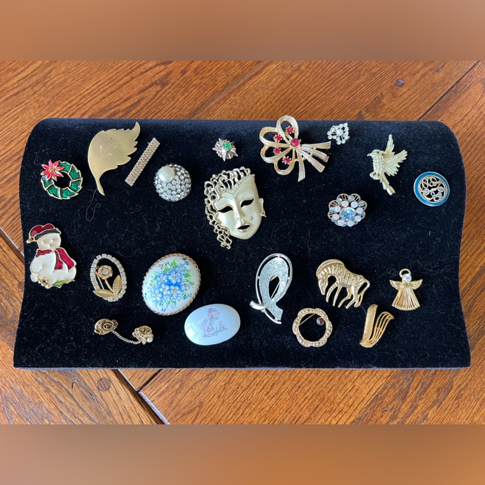 Vintage Pin Lot